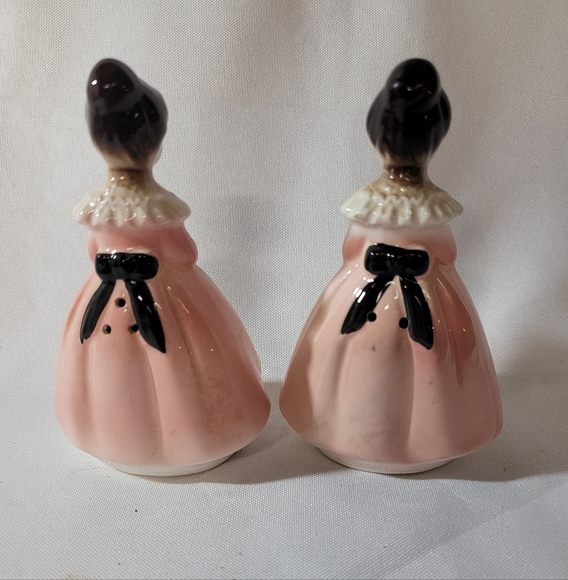Praying Girl Sakt & Pepper Shakers- Pink and White 1950's (108) - Picture 2 of 3
